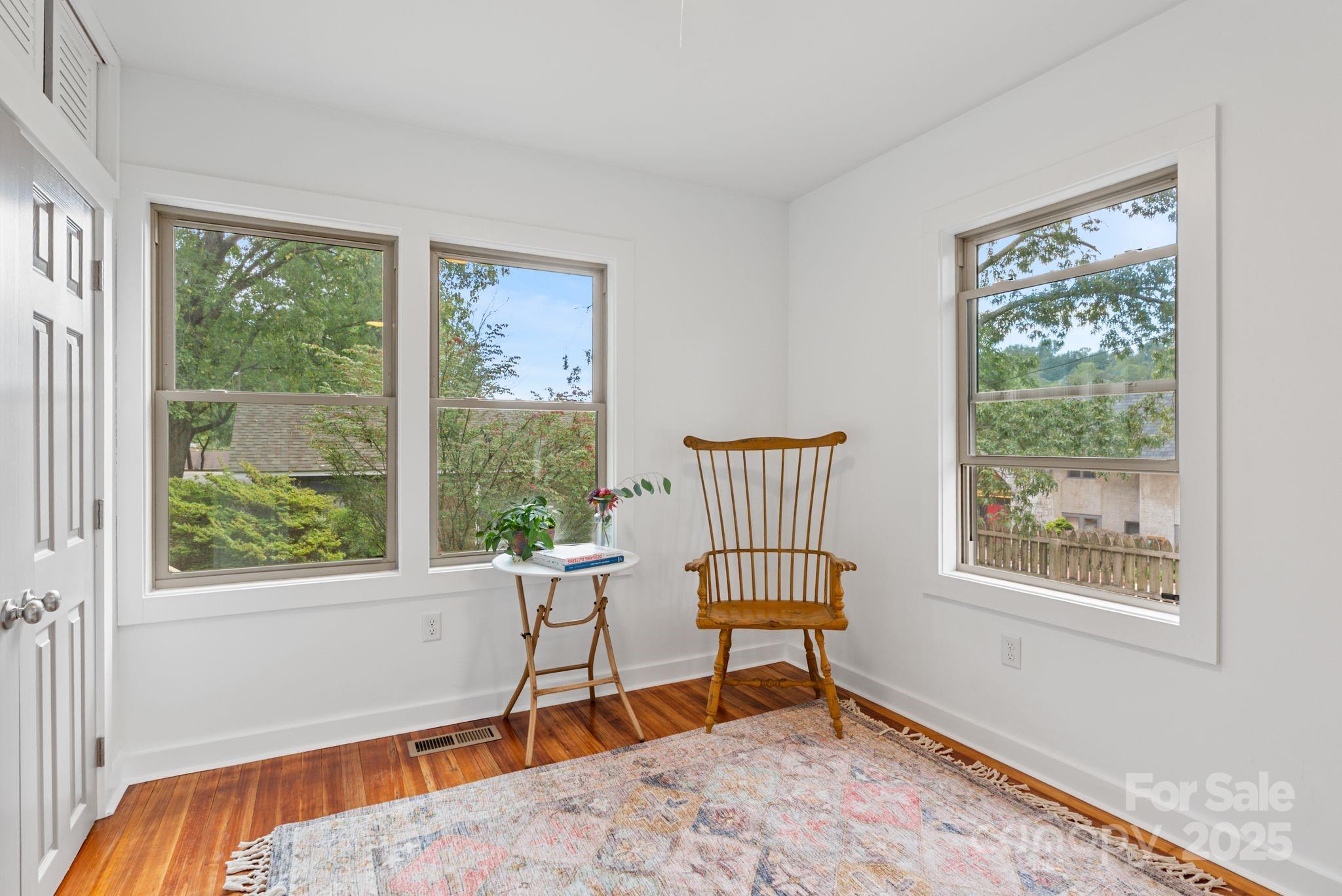 19 Irving Street Asheville NC 28804