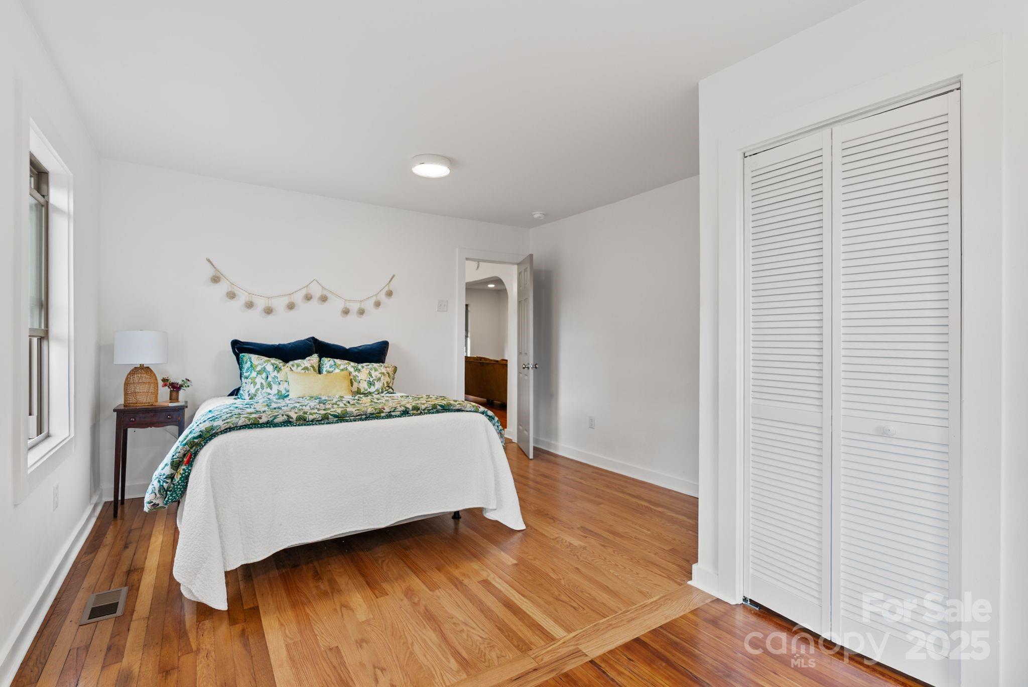 19 Irving Street Asheville NC 28804