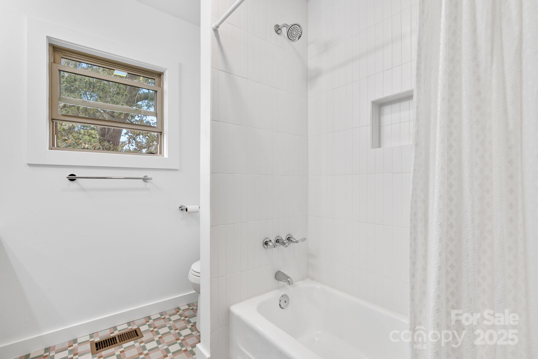 19 Irving Street Asheville NC 28804