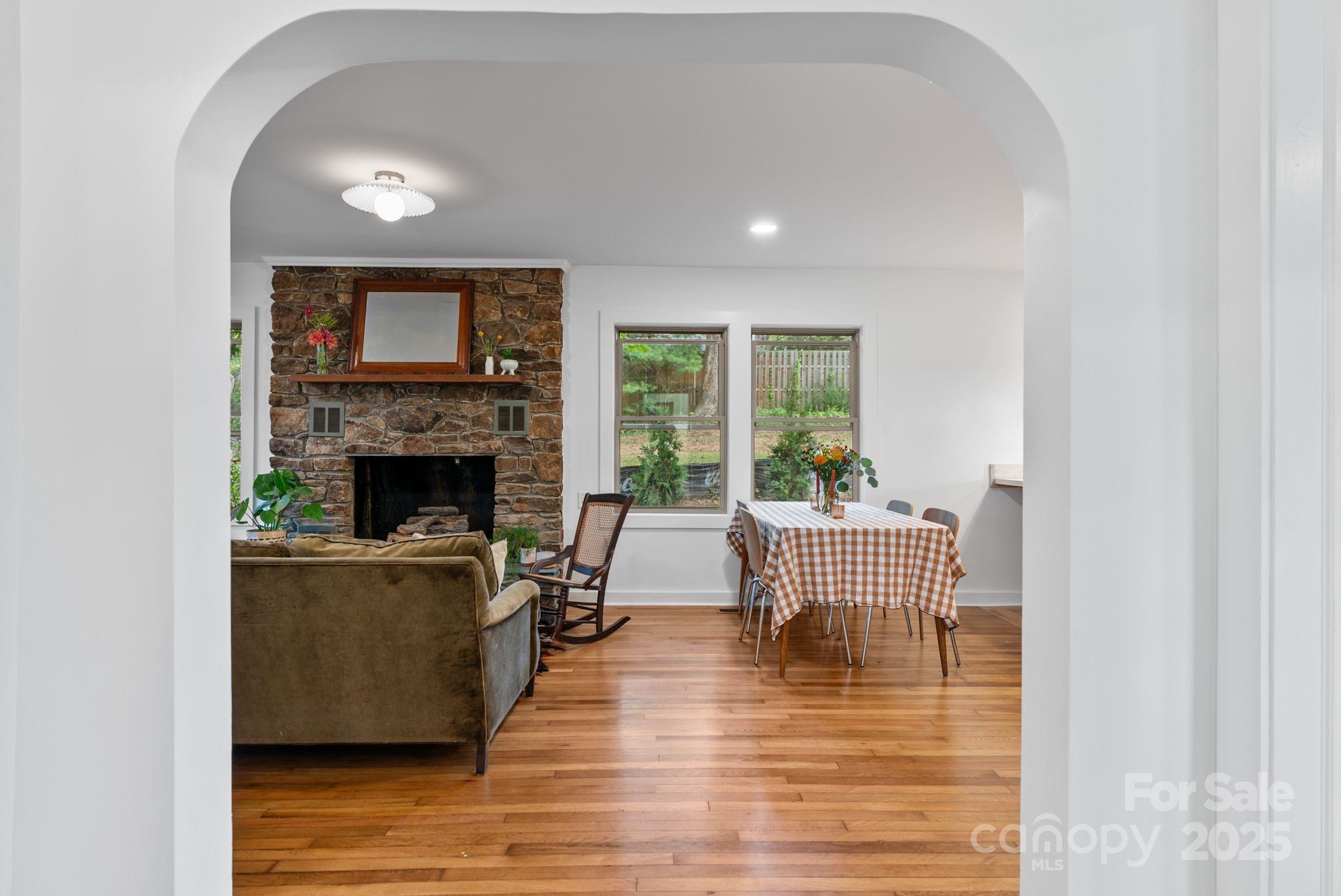 19 Irving Street Asheville NC 28804