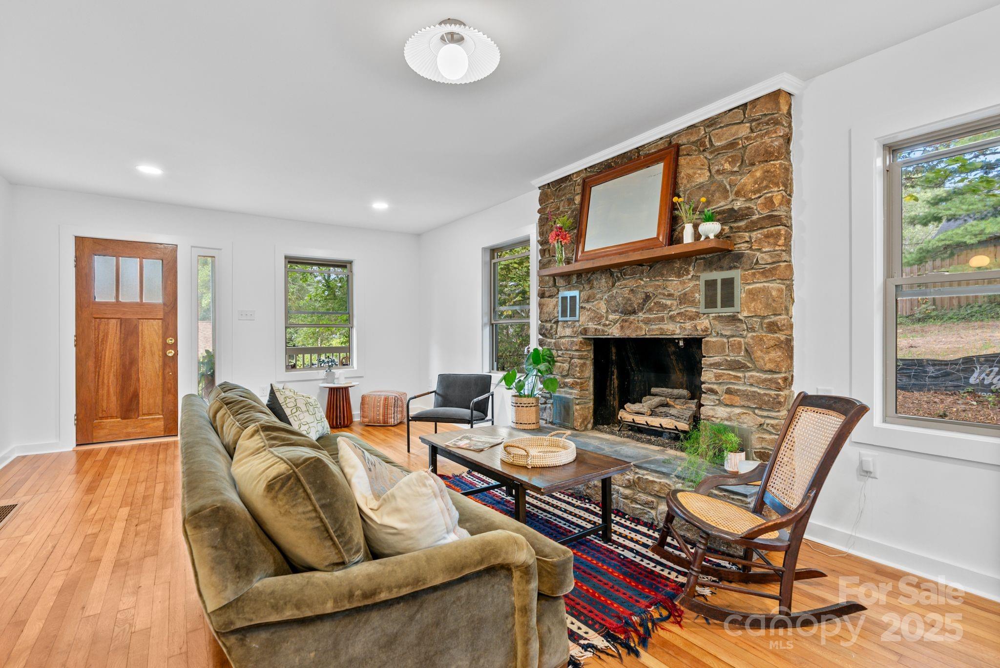 19 Irving Street Asheville NC 28804