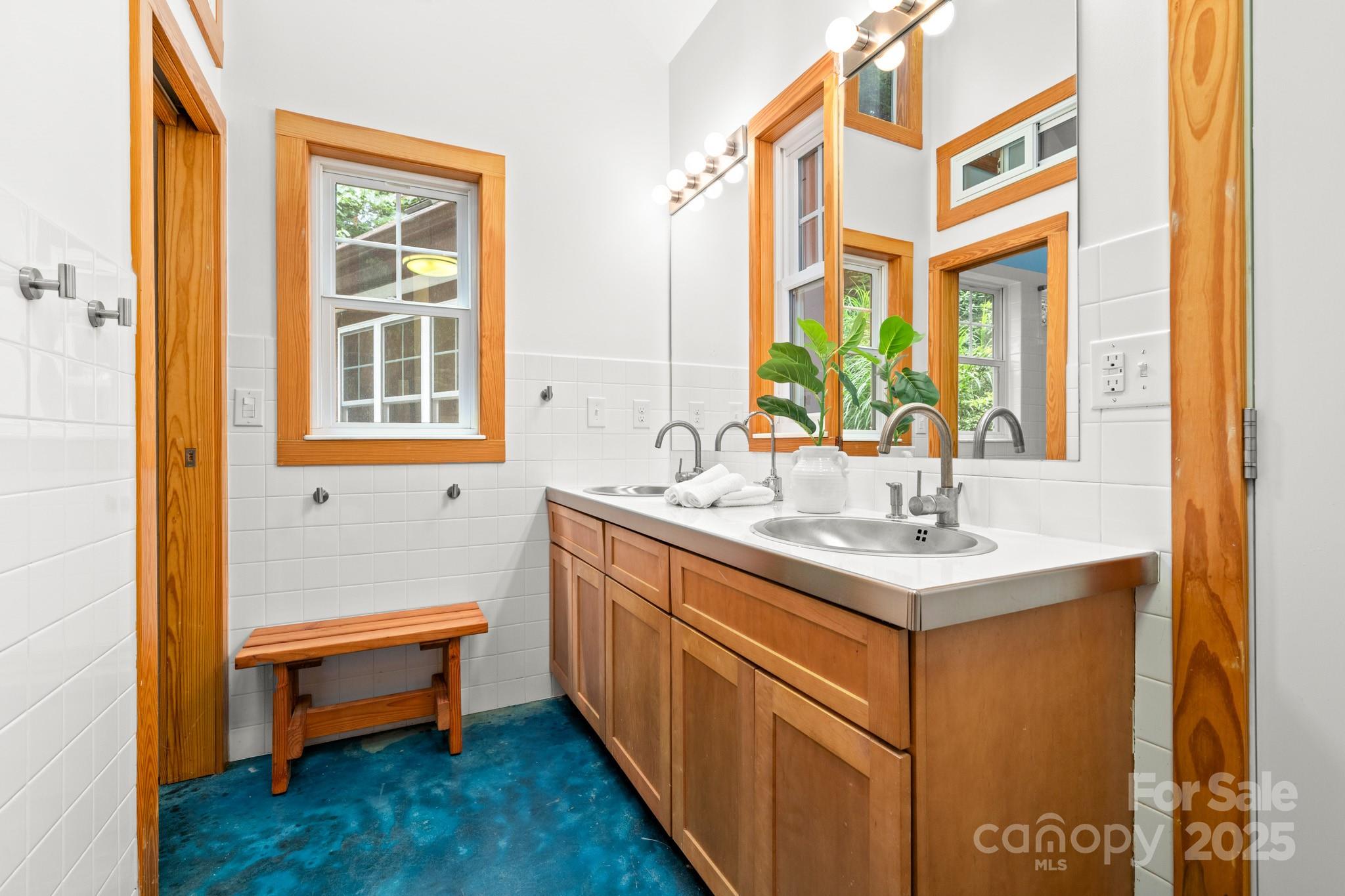 108 Lakewood Drive Asheville NC 28803