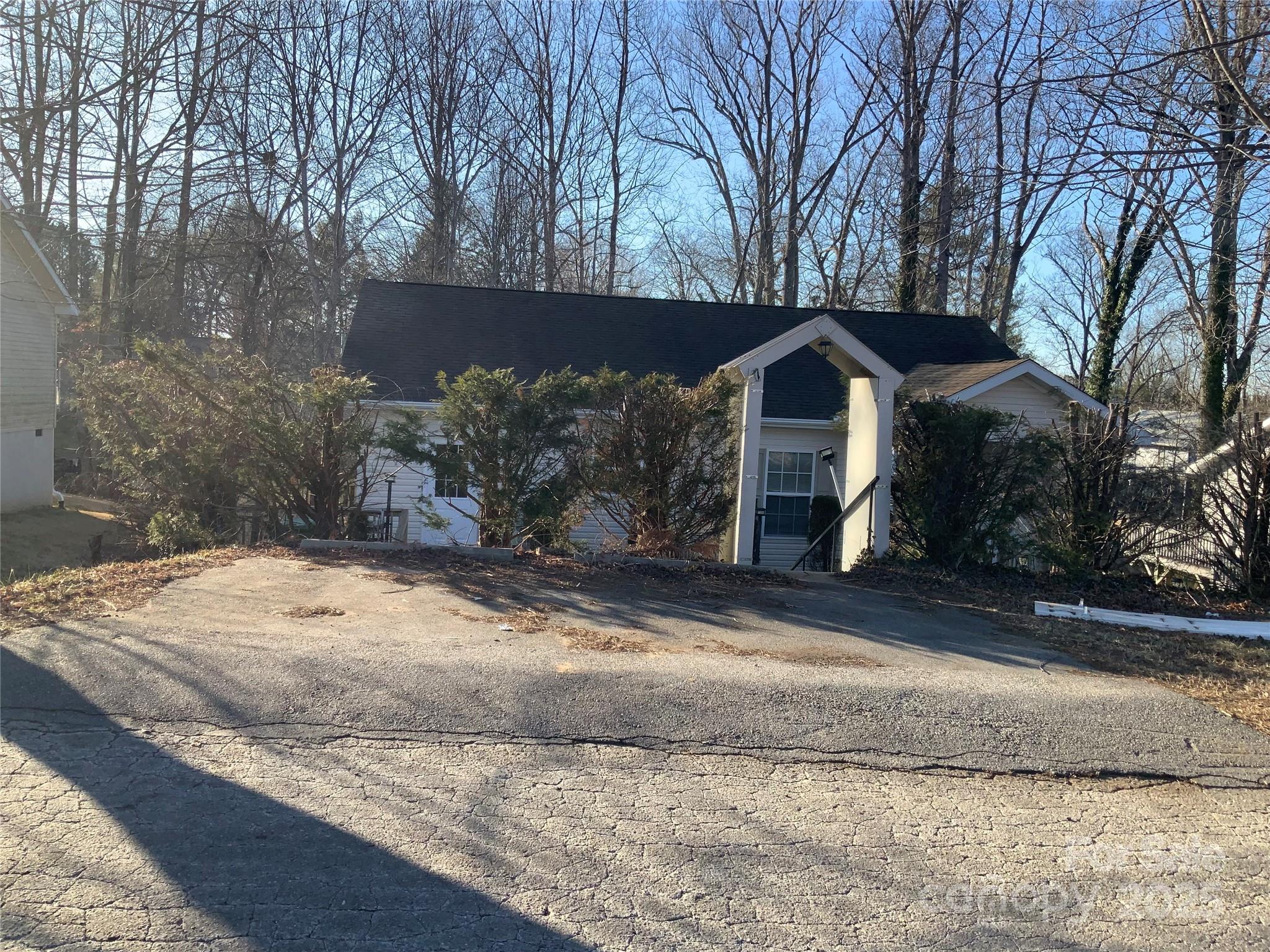 7 Chapel Park Place Asheville NC 28803