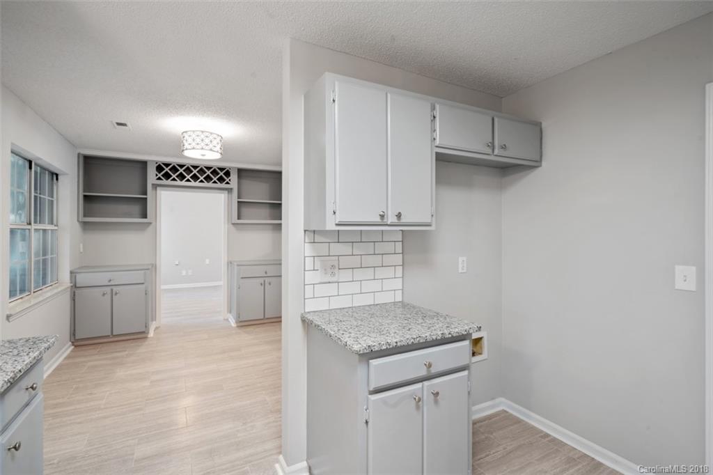 2401 Oak Leigh Drive Charlotte NC 28262