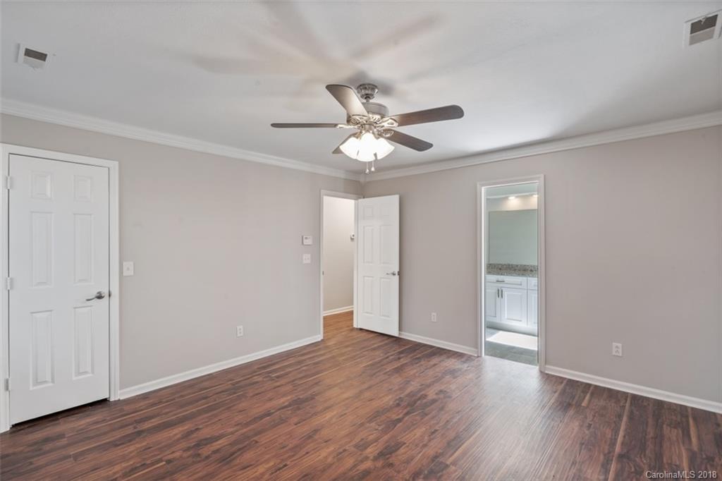 2401 Oak Leigh Drive Charlotte NC 28262