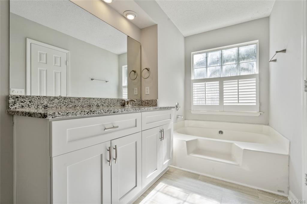 2401 Oak Leigh Drive Charlotte NC 28262