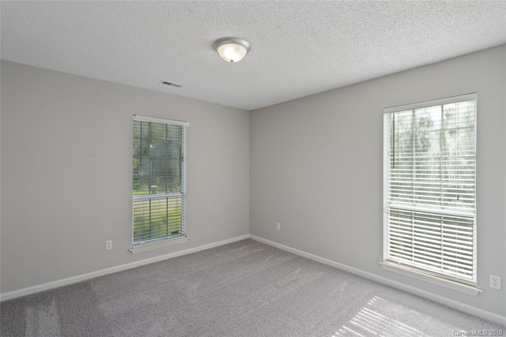 2401 Oak Leigh Drive Charlotte NC 28262