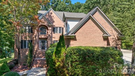1300 Longleaf Court Matthews NC 28104
