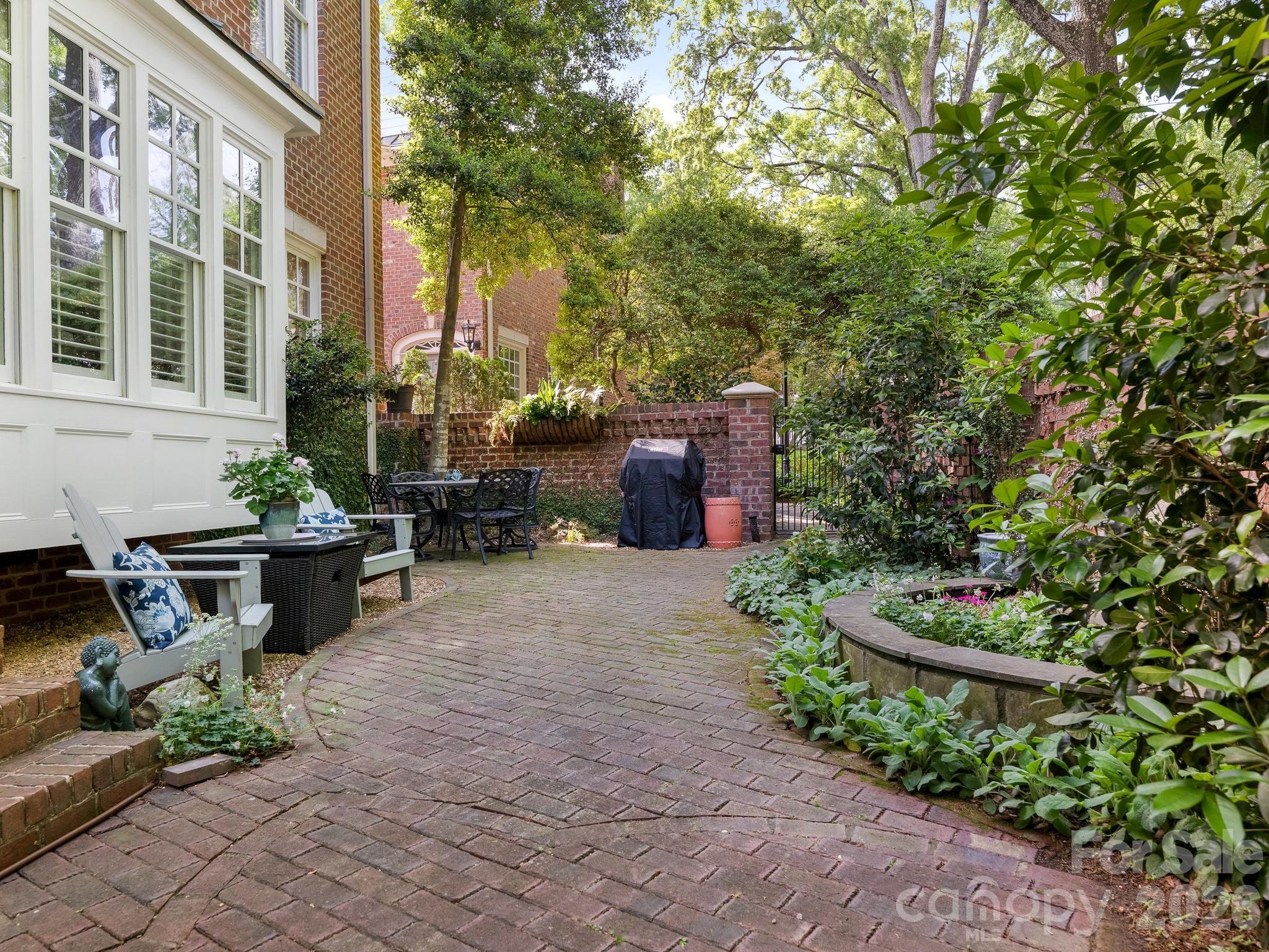 1232 Dilworth Crescent Row Charlotte NC 28203