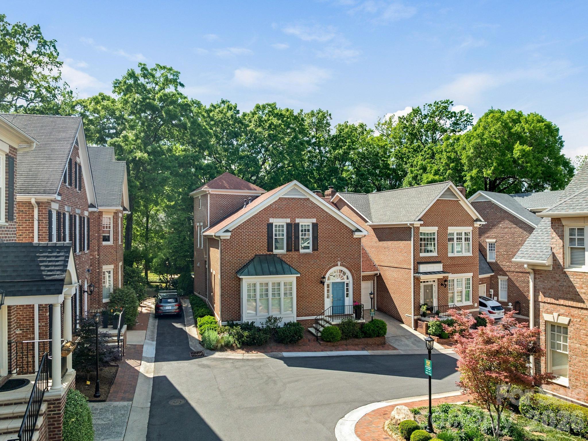 1232 Dilworth Crescent Row Charlotte NC 28203