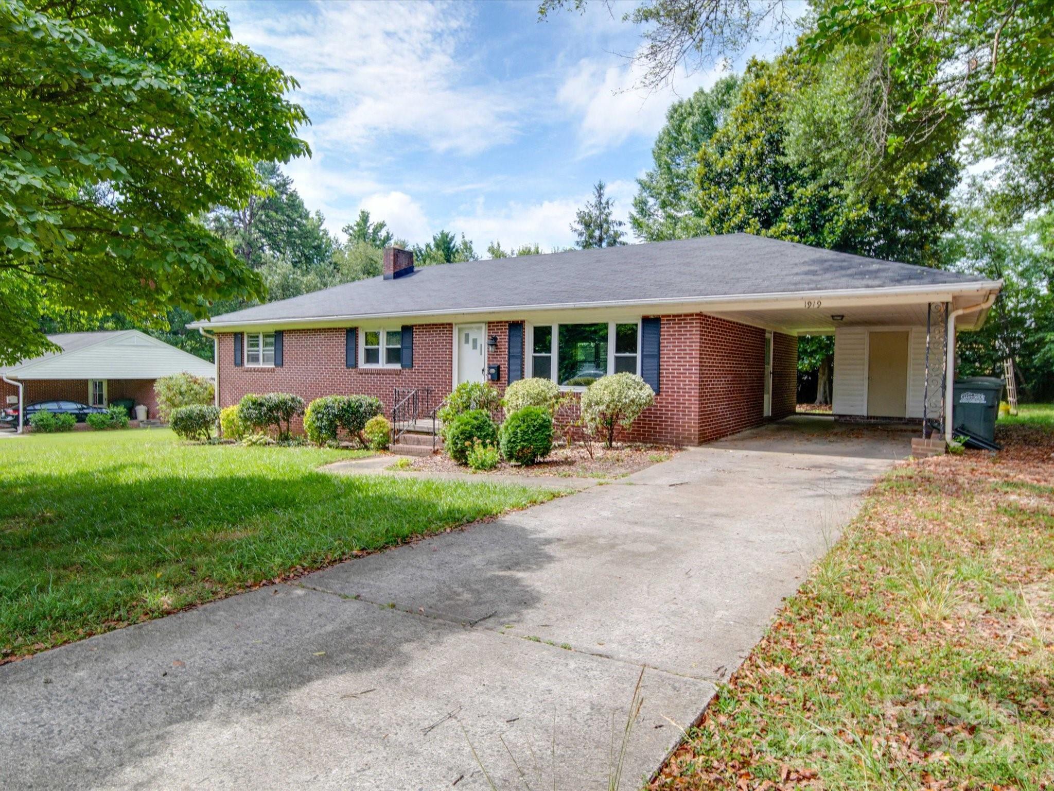 1919 Willimax Avenue Gastonia NC 28054