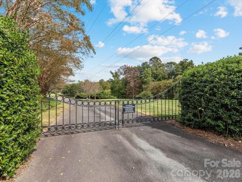 5619 Mountain Point Lane Charlotte NC 28216