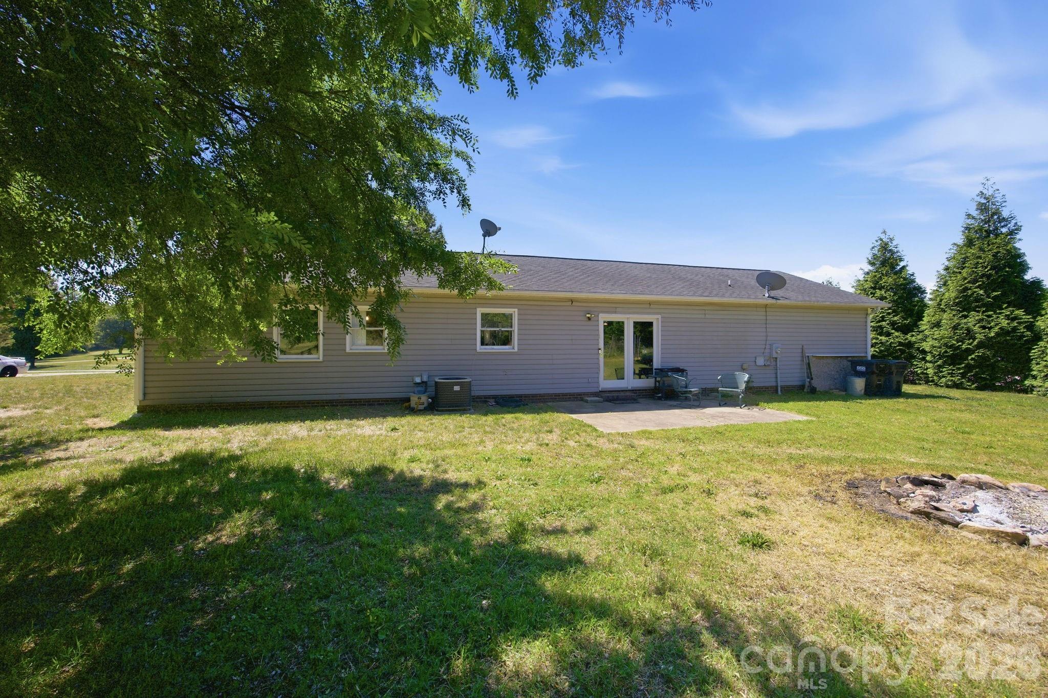129 Salem Meadow Drive Statesville NC 28625