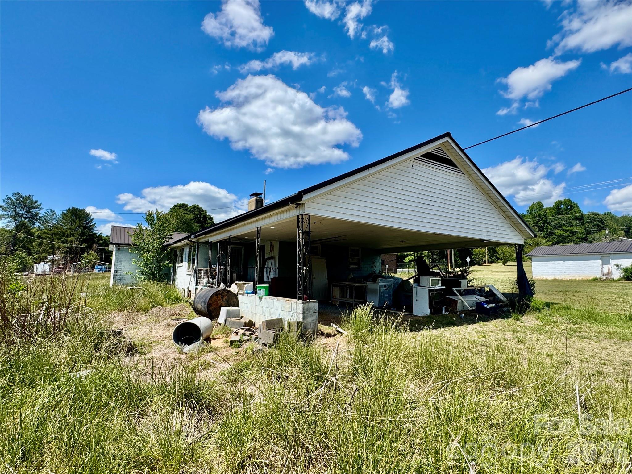 1263 Nc 16 Highway N Taylorsville NC 28681