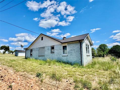1263 Nc 16 Highway N Taylorsville NC 28681