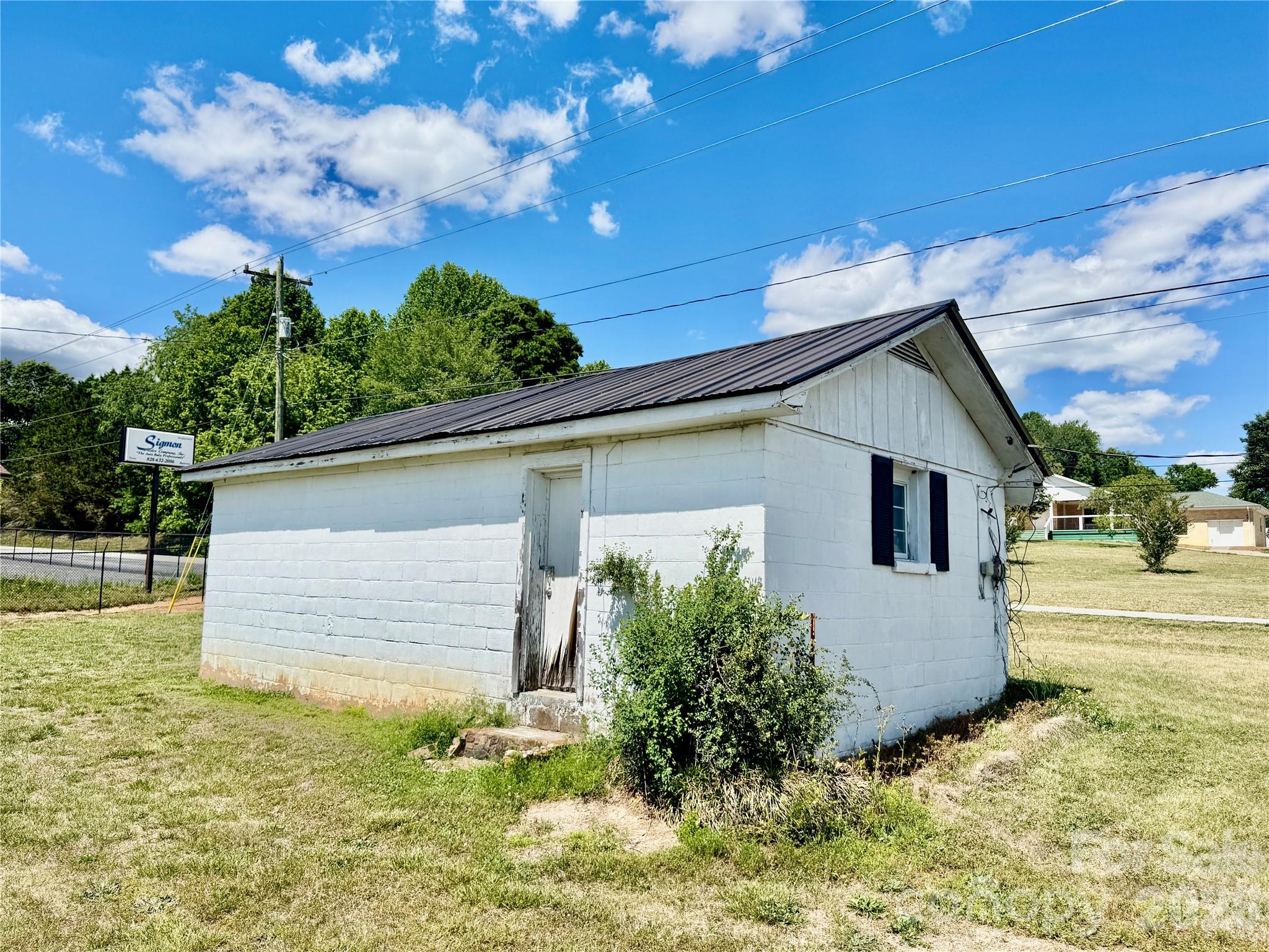 1263 Nc 16 Highway N Taylorsville NC 28681