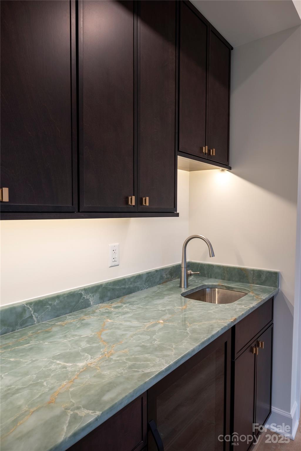 15 Evian Court Asheville NC 28804