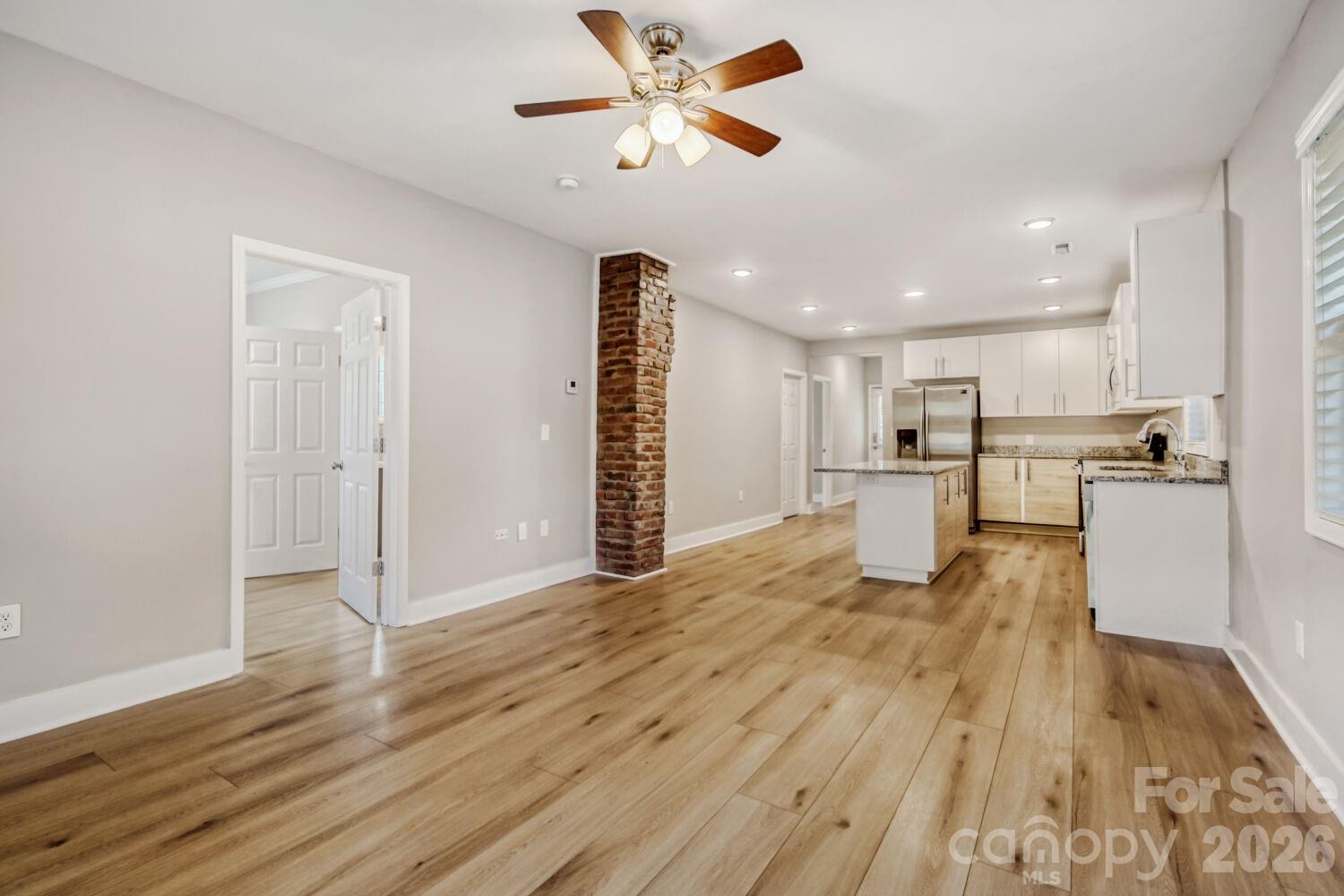 1521 Hawthorne Lane Charlotte NC 28205