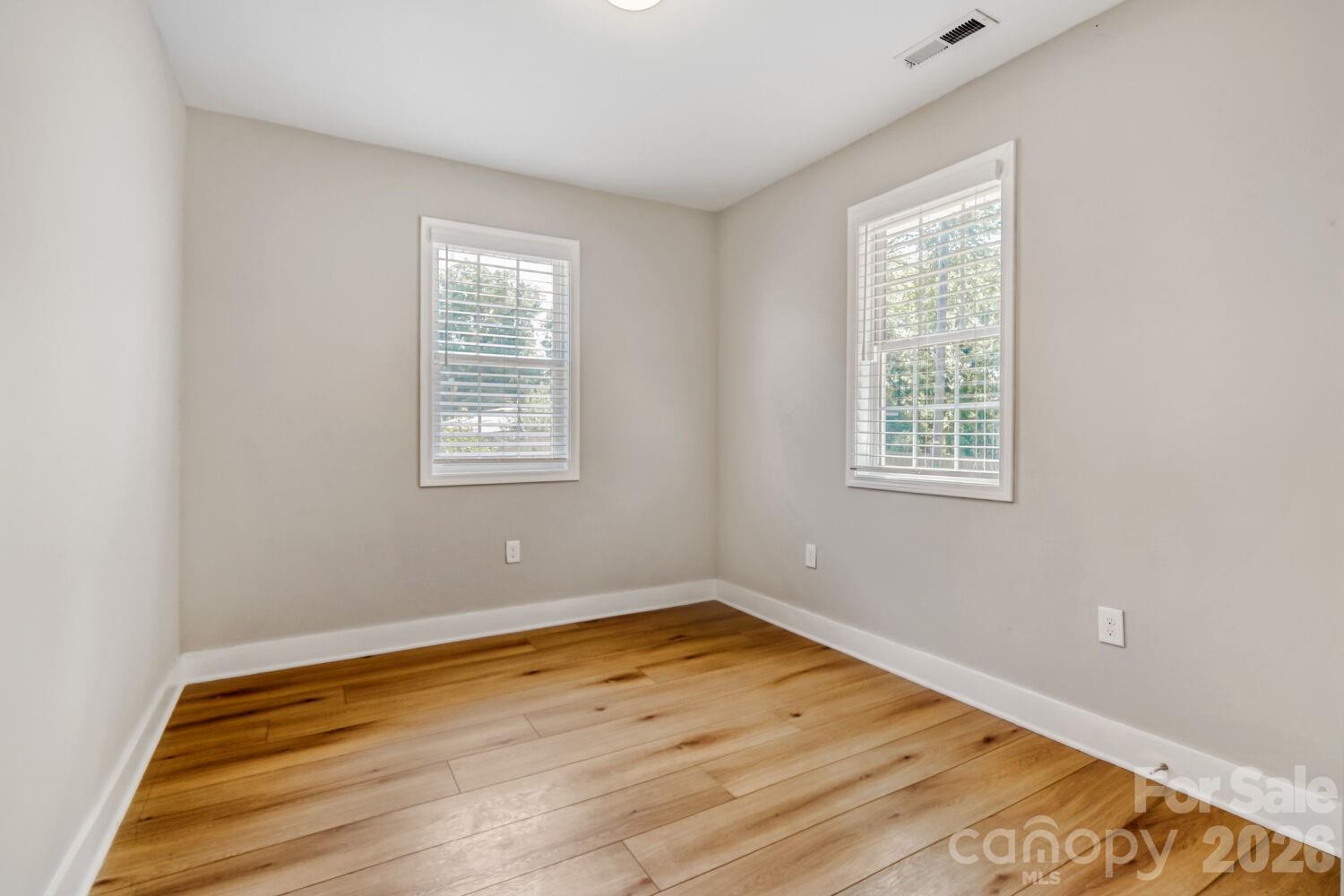 1521 Hawthorne Lane Charlotte NC 28205