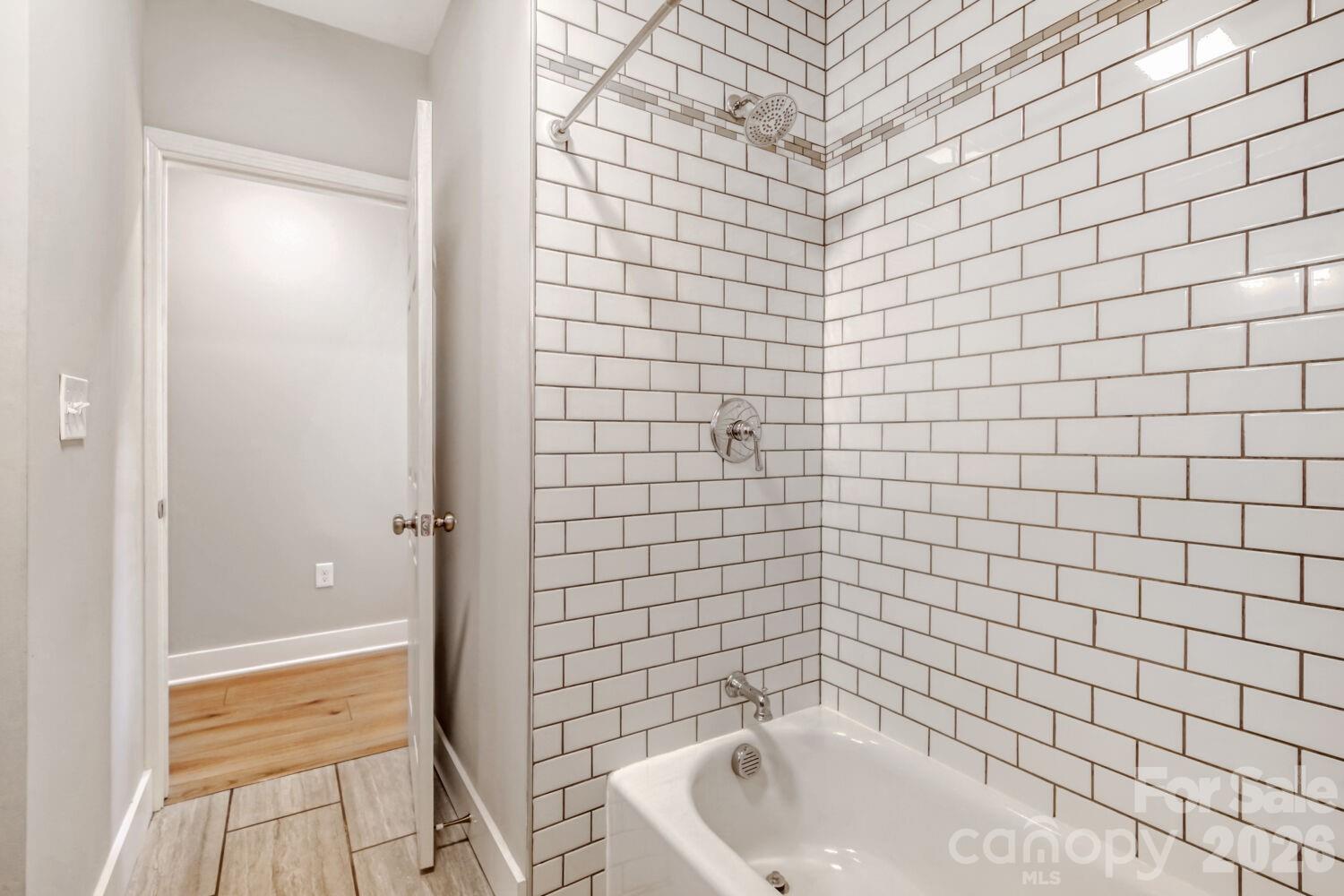 1521 Hawthorne Lane Charlotte NC 28205