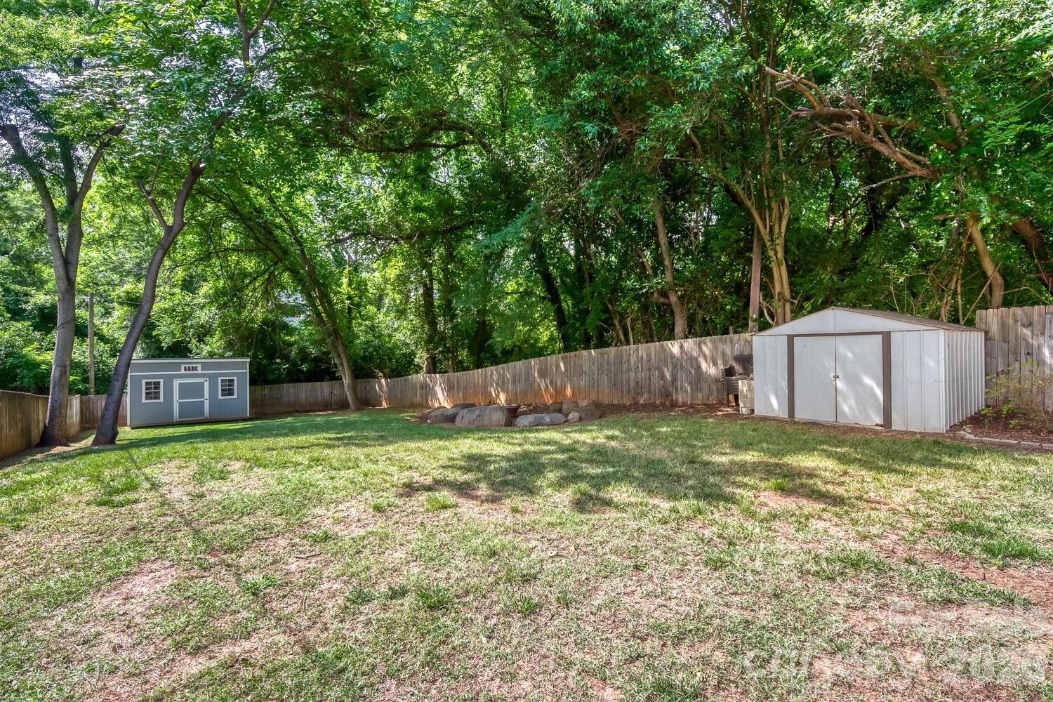 1521 Hawthorne Lane Charlotte NC 28205