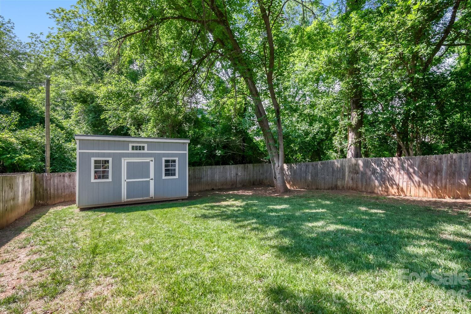 1521 Hawthorne Lane Charlotte NC 28205
