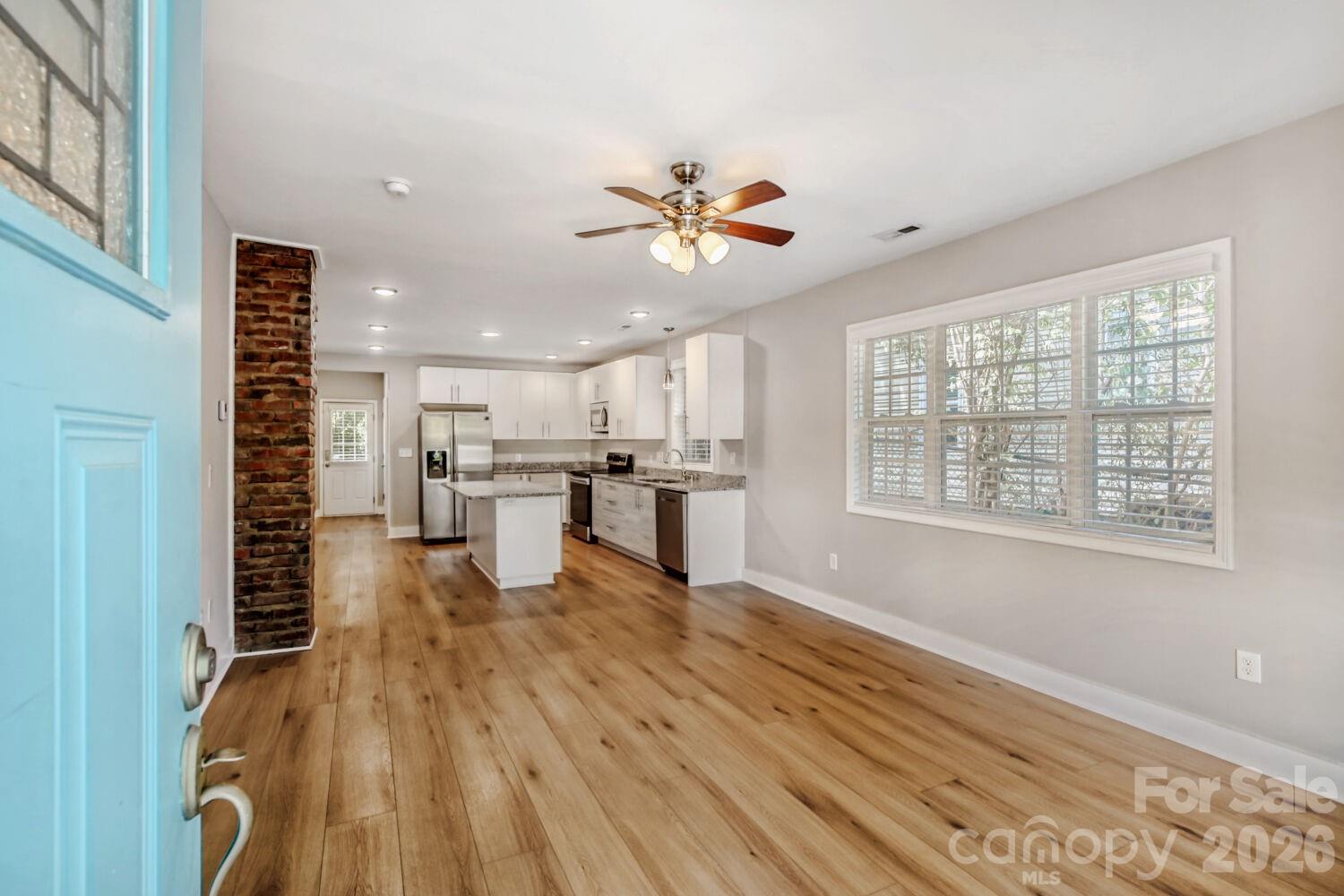 1521 Hawthorne Lane Charlotte NC 28205