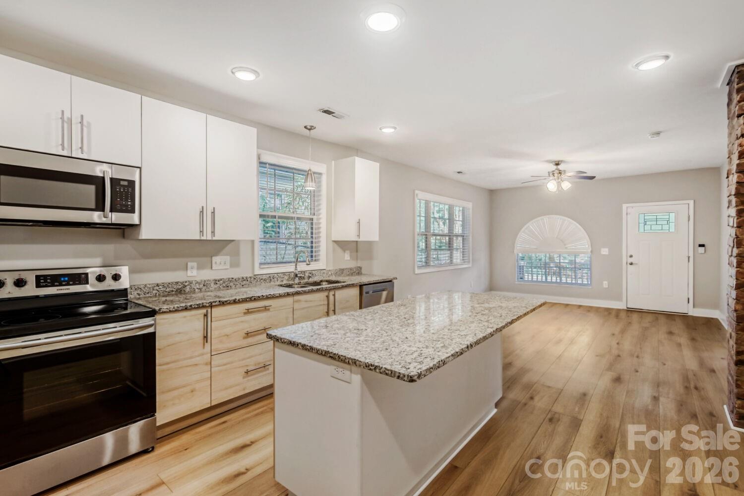 1521 Hawthorne Lane Charlotte NC 28205