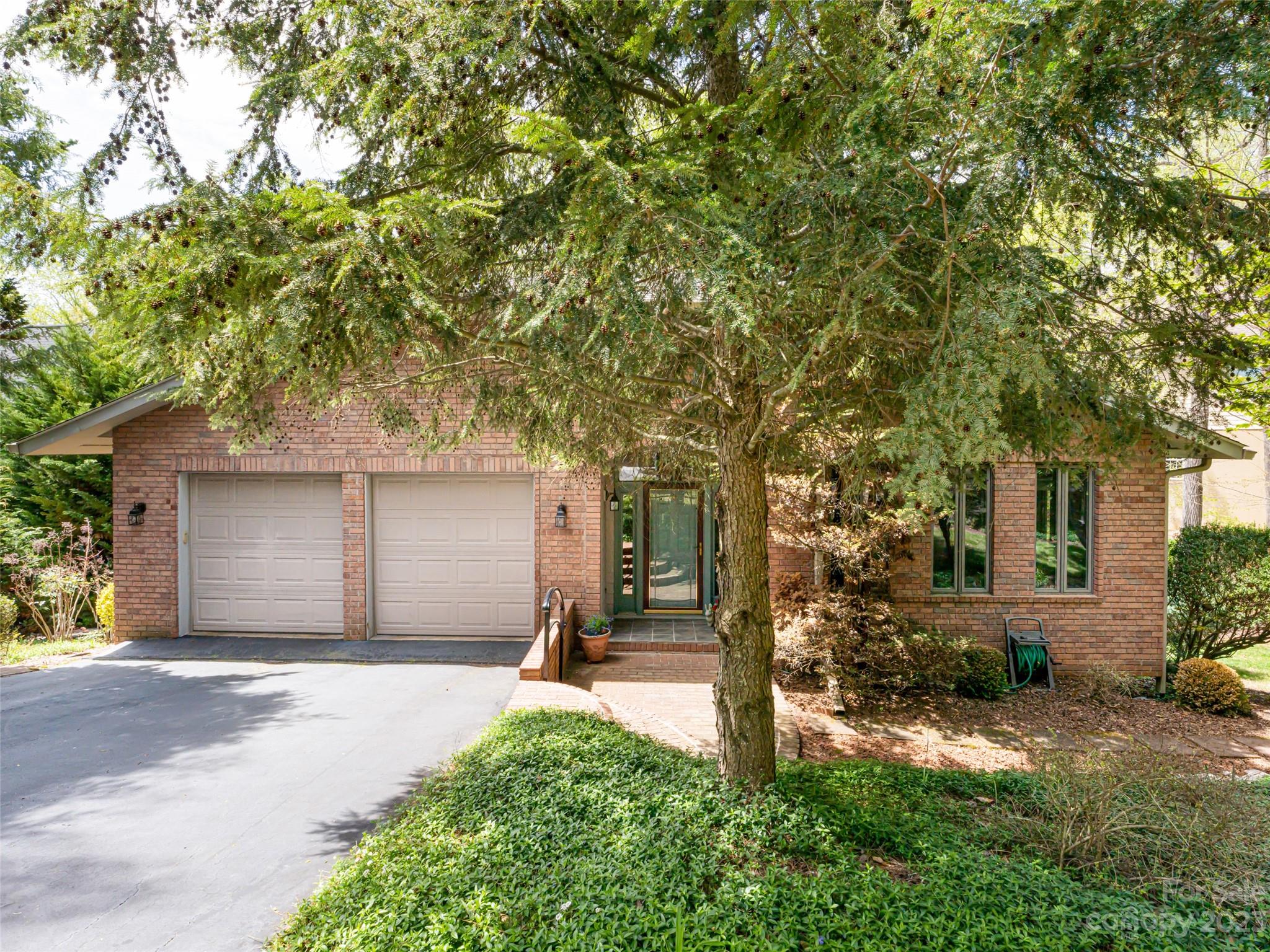 22 Hillcrest Drive Weaverville NC 28787