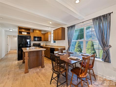 10 Enochs Way Fletcher NC 28732