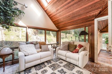 2116 8th Street Drive NW Hickory NC 28601