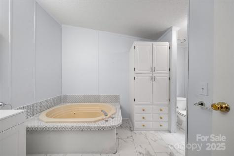 3 Double Oaks Drive Asheville NC 28805