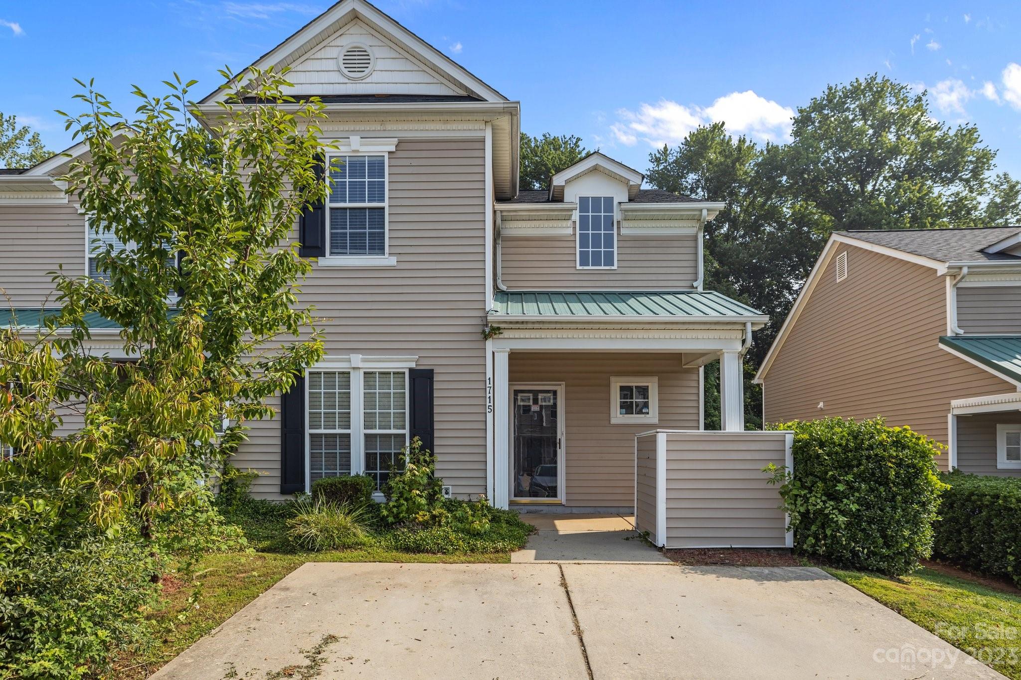 1715 Holliford Court Charlotte NC 28215