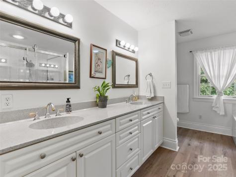 211 Pinner Road Arden NC 28704