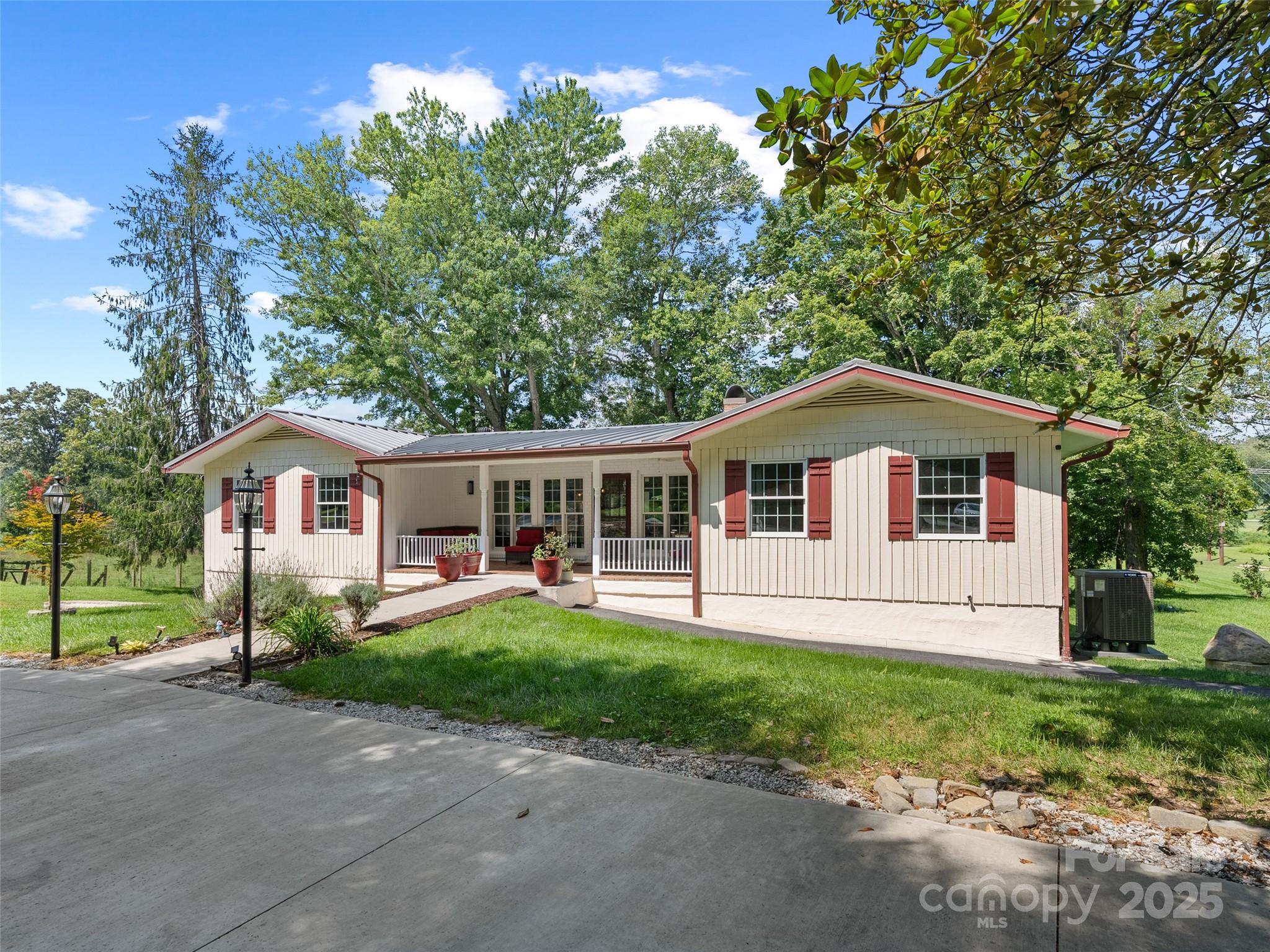 211 Pinner Road Arden NC 28704