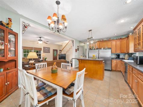 2216 Beans Creek Road Bakersville NC 28705