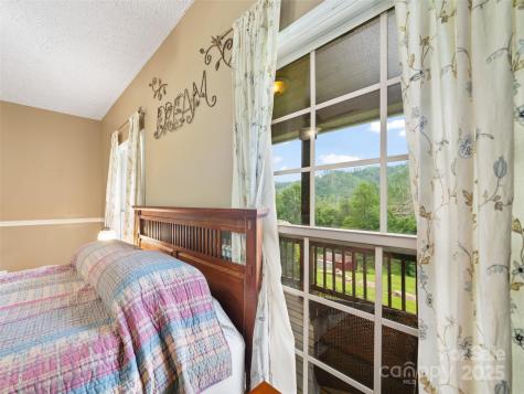 2216 Beans Creek Road Bakersville NC 28705