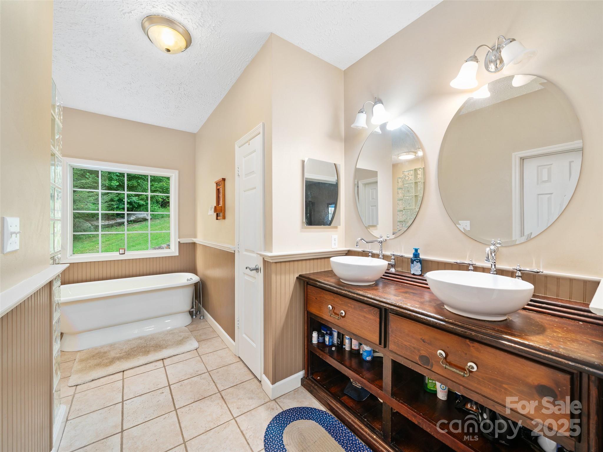 2216 Beans Creek Road Bakersville NC 28705