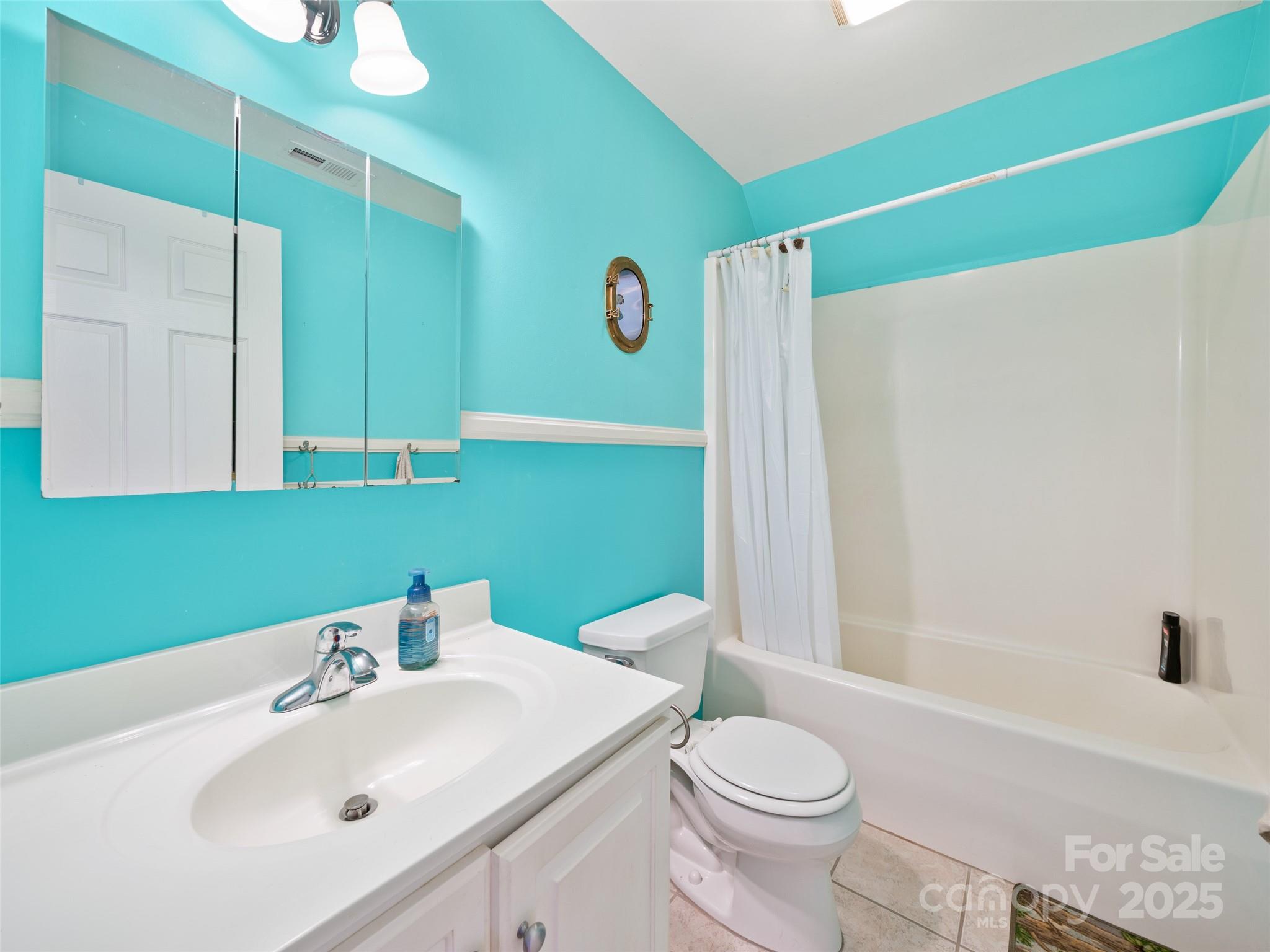 2216 Beans Creek Road Bakersville NC 28705