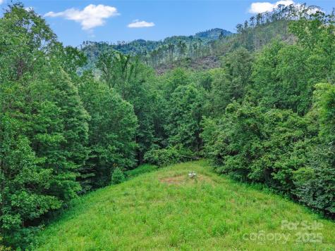 2216 Beans Creek Road Bakersville NC 28705