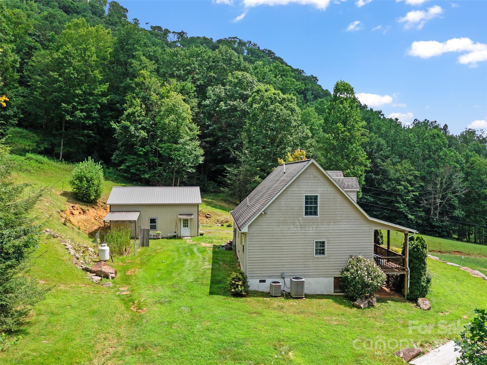 2216 Beans Creek Road Bakersville NC 28705
