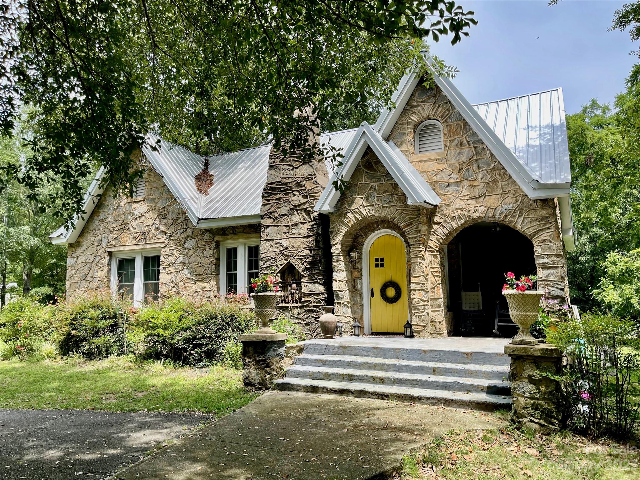 1559 Old Henrietta Road Forest City NC 28043