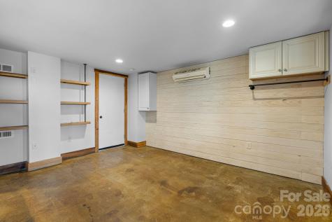 170 Riverview Drive Asheville NC 28806