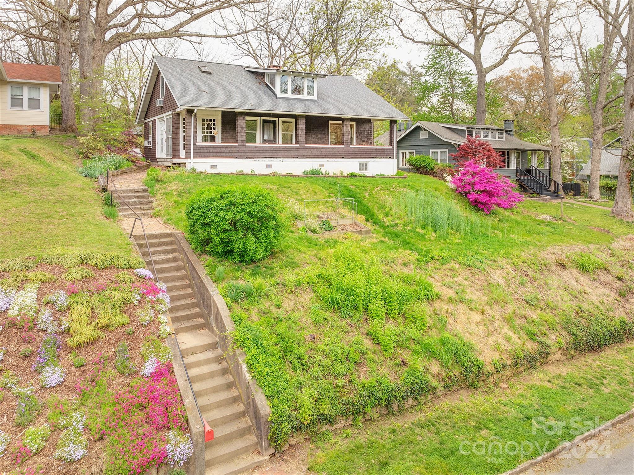 30 Linden Avenue Asheville NC 28801