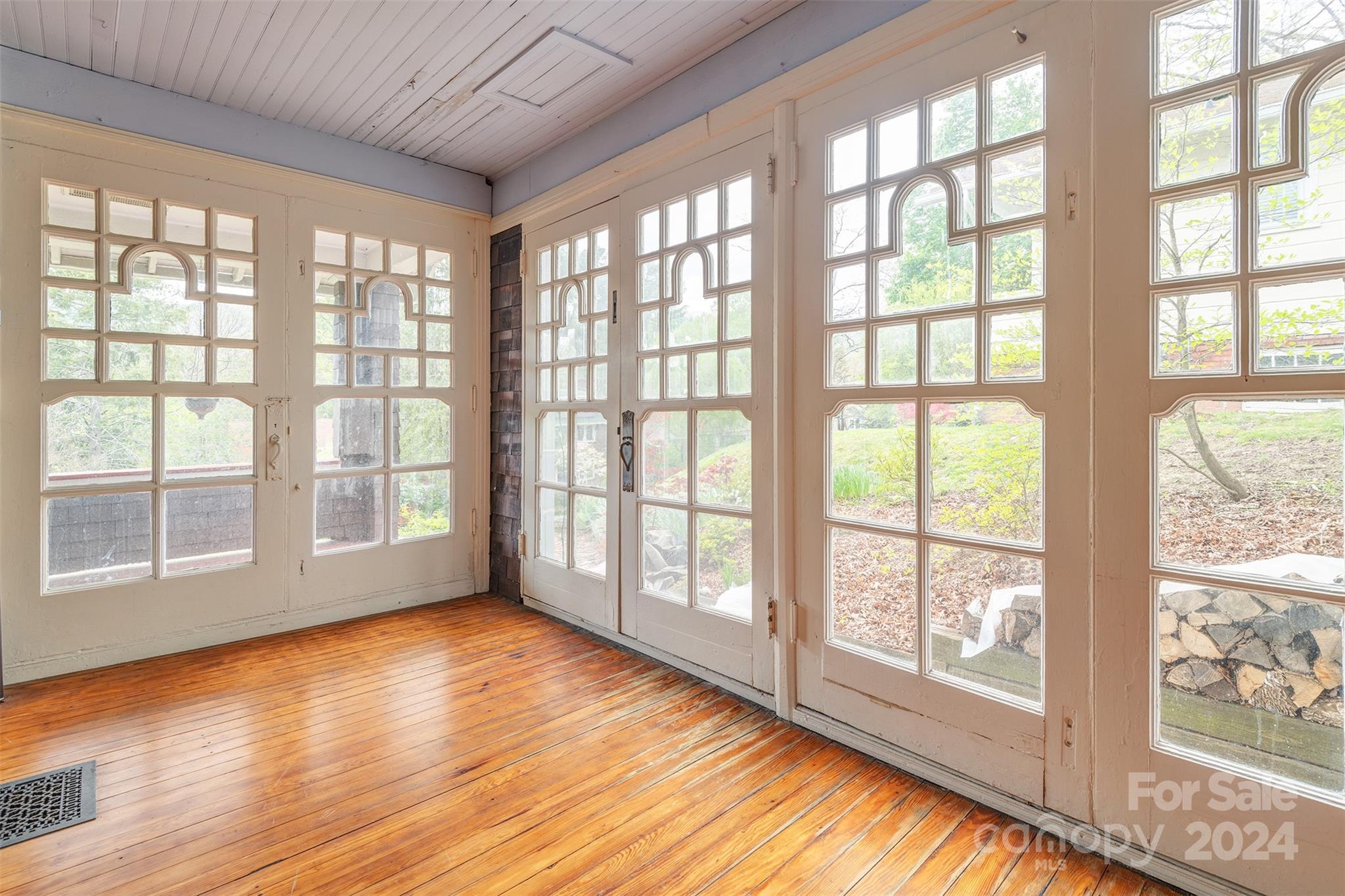 30 Linden Avenue Asheville NC 28801