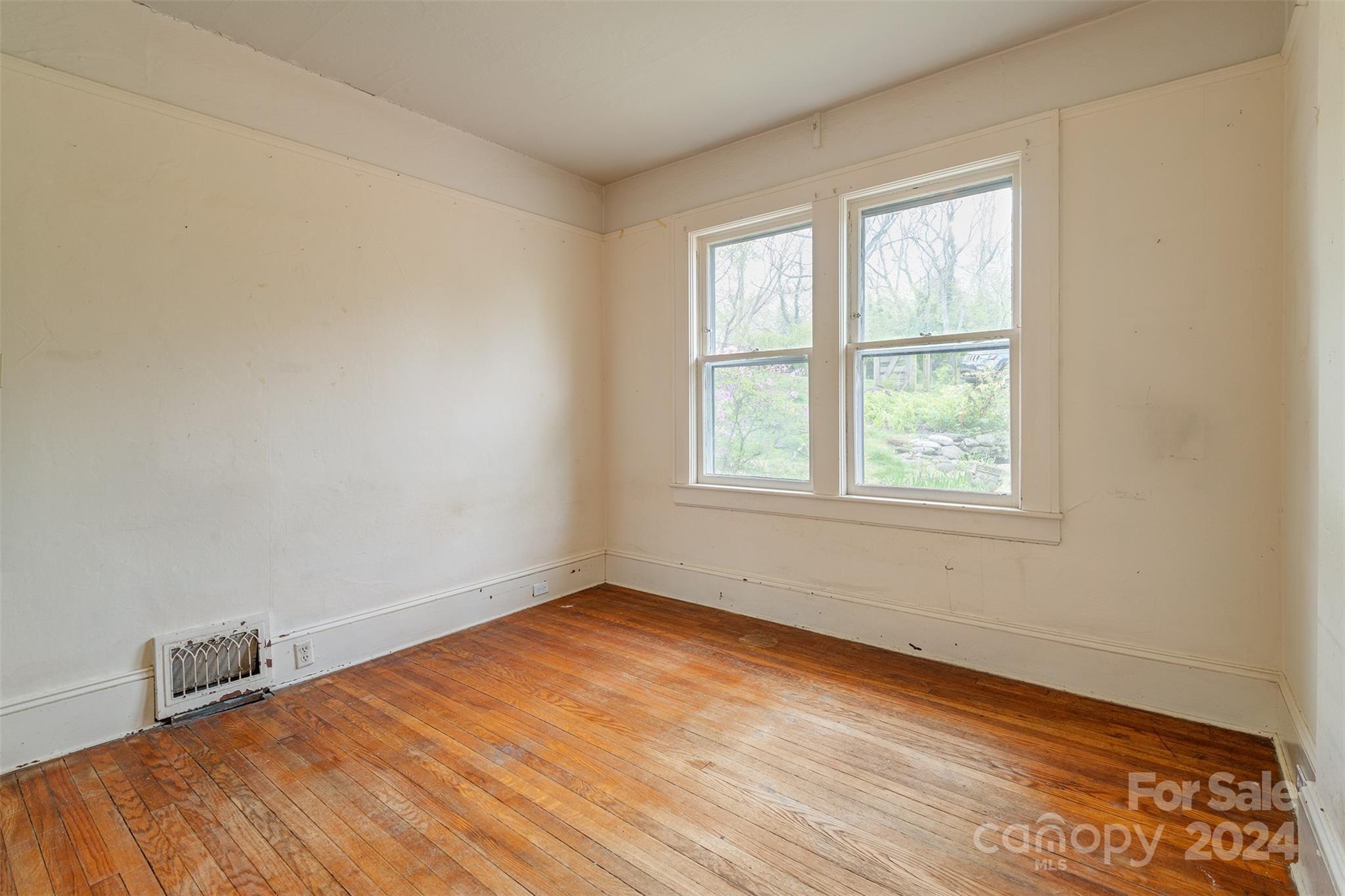 30 Linden Avenue Asheville NC 28801