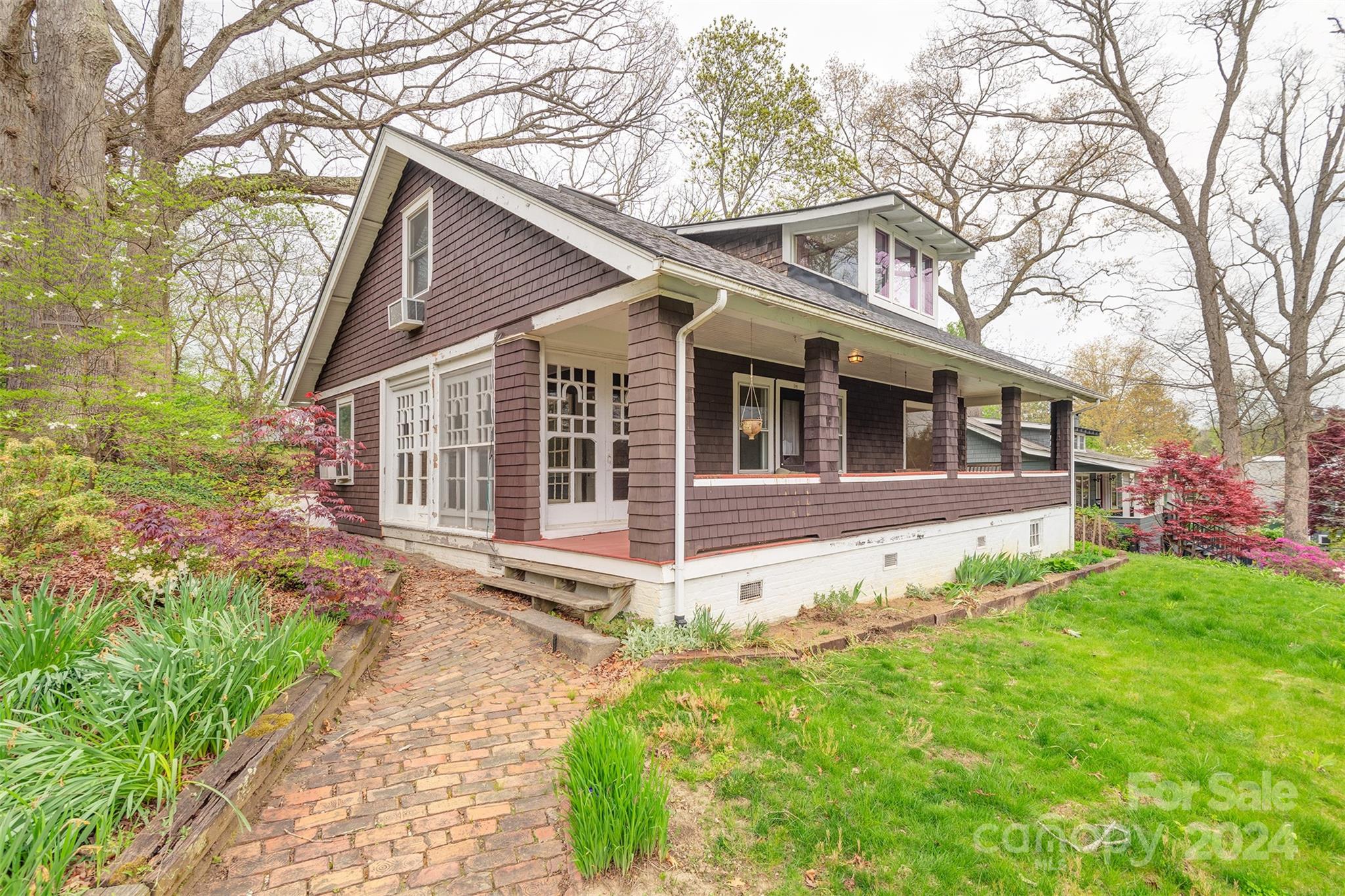 30 Linden Avenue Asheville NC 28801