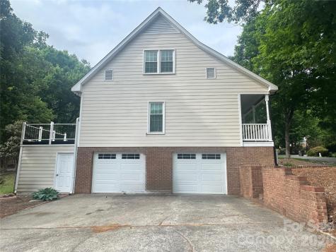 4116 Moss Brook Drive Winston Salem NC 27127