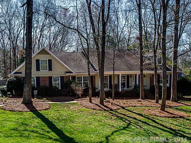 3215 Ravencliff Drive Charlotte NC 28226