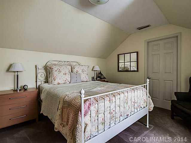 3215 Ravencliff Drive Charlotte NC 28226